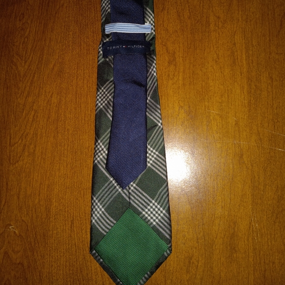 5 for $20 NWOT Mens Tommy Hilfiger Tie - Picture 2 of 5